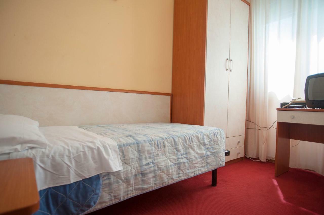 צ'סנטיקו Villa Silvie Rose מראה חיצוני תמונה